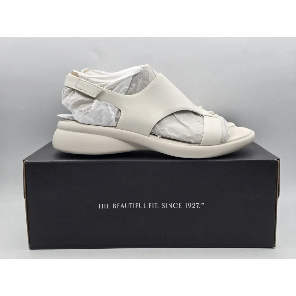 NEW Naturalizer Lillian warm White‎ Women's Sandals sz 7 W Wide